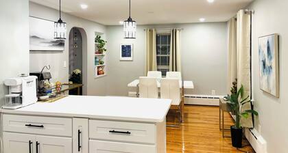 1-bedroom unit with Private Entrance/ Laundry/Kitchen/Parking