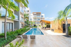 Outdoor pool - Elegant beach apt with pool, ideal for couples, 7 min from Marina Cap Cana (Punta Cana)