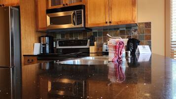 MikrovÄgsugn, ugn, spishÀll och diskmaskin