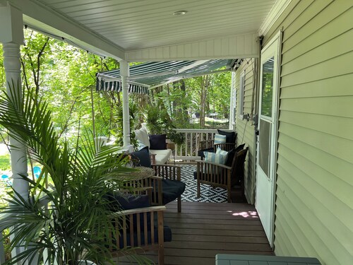 Charming Saratoga Springs Apartment - Perfect For Your Fall Getaway!