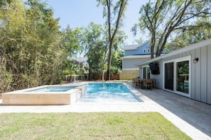 Piscine extérieure, piscine chauffée