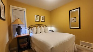 2 多间卧室、熨斗/熨衣板、WiFi、床单