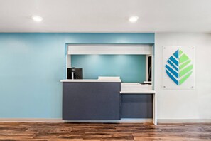 Lobby - Woodspring Suites Charlotte - Arrowood (Charlotte)