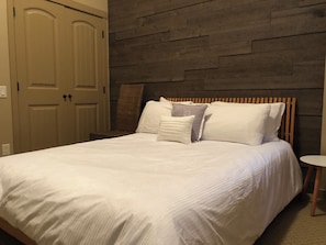 3 chambres, fer et planche à repasser, Wi-Fi, draps fournis