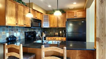 MikrovÄgsugn, ugn, spishÀll och diskmaskin