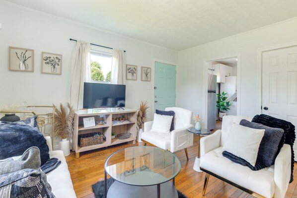 TV - 3 Mi to Downtown: Getaway in Richmond (Richmond)