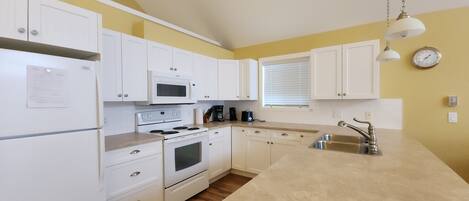 Micro-ondes, four, plaque de cuisson, lave-vaisselle