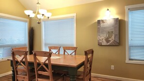 Dining - 3 Bed Pool View Cottage at LaCasa Lakeside Resort! (Kelowna)