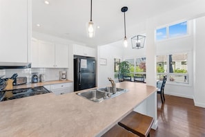 Microwave, oven, stovetop, dishwasher