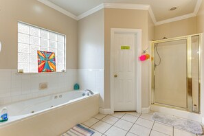 Towels - Home w/ Large Yard + Pond On-Site: 15 Mi to Biloxi (Ocean Springs)