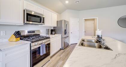Family Home w/ Large Yard & Patio in Broken Arrow!