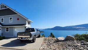 Exterior - Bright 3 Bedroom Cottage with Sweeping Lake Okanagan Views! (Kelowna)