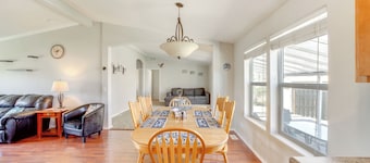 1 Mi to Lake: Getaway w/ Patio in Coulee City!