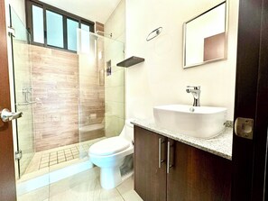 Towels, soap, toilet paper - Extraordinary apartment in Vallarta (Manyara) with pool, close to the beach. (Puerto Vallarta)