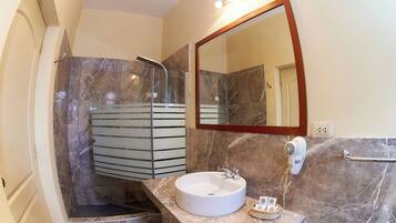 Standard Single Room, 1 Large Single Bed | Bathroom