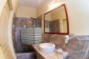 Standard Single Room, 1 Large Single Bed | Bathroom