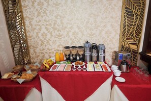 Desayuno buffet incluido todos los días 