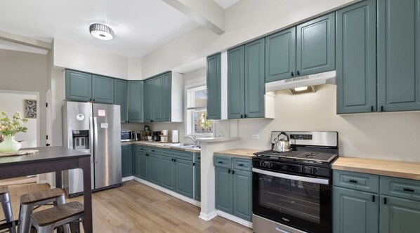 Fridge, microwave, oven, stovetop