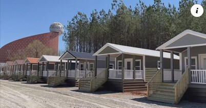 Tiny Homes for Rent, minutes to the Casino, Golf Course & Water Park