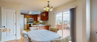 Peaceful Colorado escape with scenic deck and mountain views