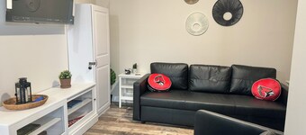 The Cardinal. Newly built 1-bedroom cottage w/ WiFi and AC in delightful Muncie