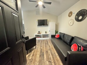Smart TV, fireplace
