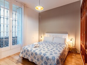 2 habitaciones, tabla de planchar con plancha y acceso a internet