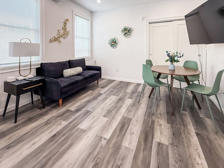 New 3 Beds In Southie! W/d In Unit. - Newton, MA