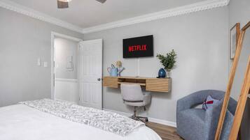 2 chambres, bureau, fer et planche à repasser, accès au Wi-Fi (inclus)