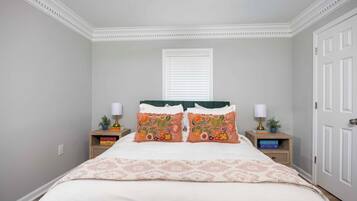 2 bedrooms, desk, iron/ironing board, free WiFi
