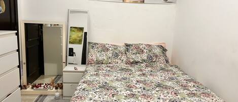 1 dormitorio, tabla de planchar con plancha, wifi gratis