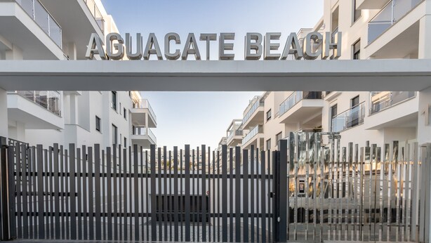 A gated entrance with a sign reading "AQUACATE BEACH". - Ref. 526211 (Motril)