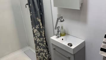 Toallas, jabón, papel de baño