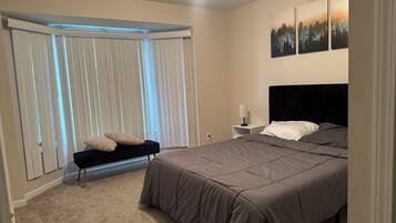 4 bedrooms, in-room safe, free WiFi