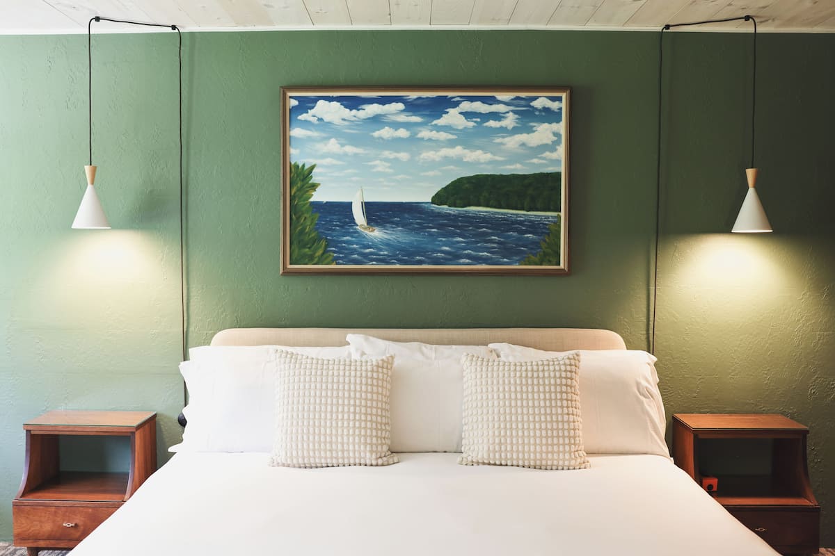 Standard Single Room | Free WiFi, bed sheets