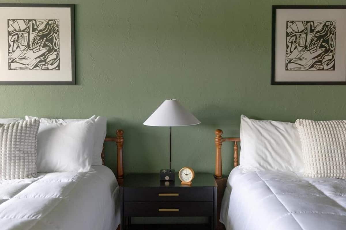 Standard Single Room, 2 Double Beds | Free WiFi, bed sheets