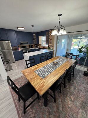 Micro-ondas, fogão, cooktop, lava-louças