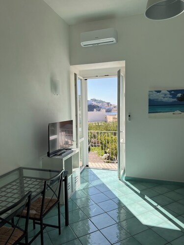 SEA BREEZE APARTMENT 2 BATHROOMS 2 ROOMS PRIVATE TERRACE SEA VIEW AIR CONDITIONING