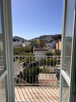 Interior - SEA BREEZE APARTMENT 2 BATHROOMS 2 ROOMS PRIVATE TERRACE SEA VIEW AIR CONDITIONING (Ponza)