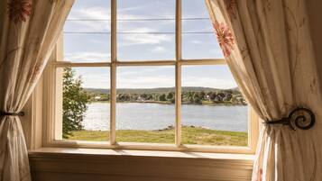 Deluxe tweepersoonskamer, 1 queensize bed, privébadkamer, uitzicht op zee | Uitzicht vanuit de kamer