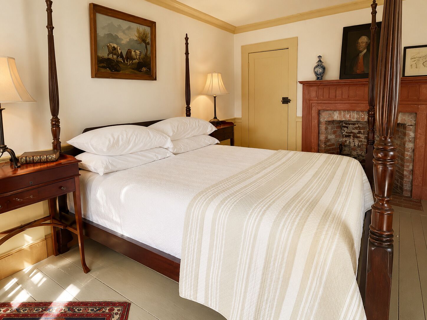Deluxe Double Room, 1 Queen Bed, Private Bathroom, Sea View | WiFi (free)