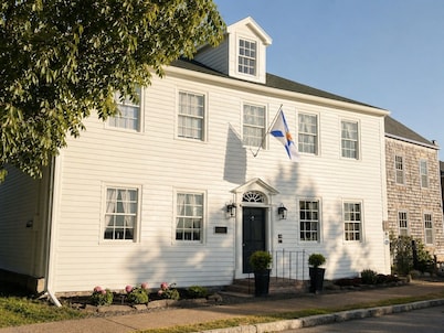 Bailey House Inn
