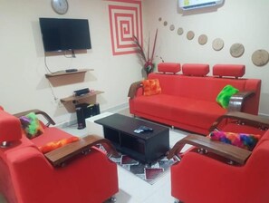 Smart-TV, DVD-Player, Stereoanlage