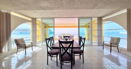 Ocean view 2BR Condo downtown Cozumel