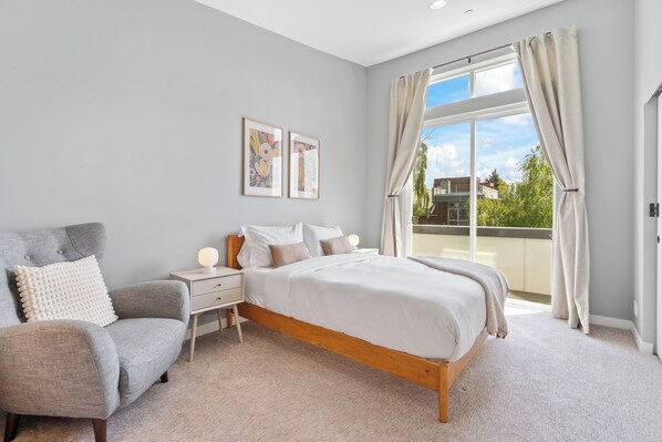 2 bedrooms, iron/ironing board, travel crib, free WiFi