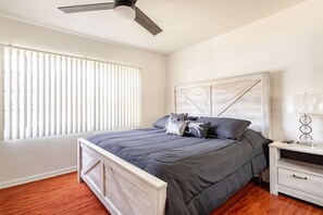 3 bedrooms, desk, iron/ironing board, travel cot