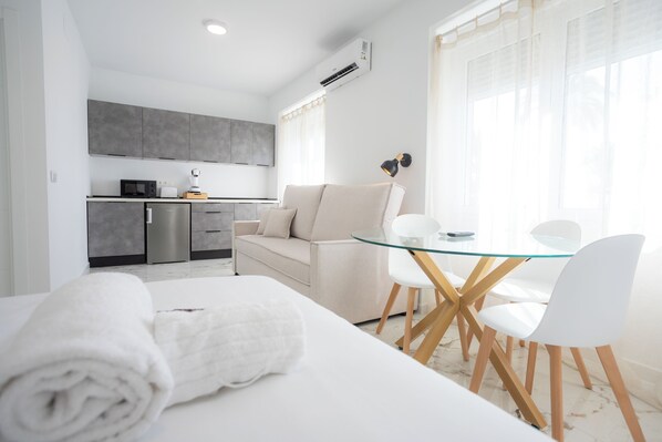 Soundproofing - Apartamentos Bahia Suite (Alicante)