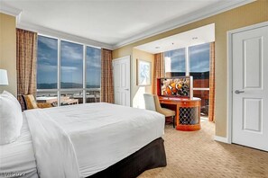 1 bedroom, desk, WiFi, bed sheets