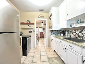 Private kitchen - Coastal Cottage 227 - Walk to Beach, King Bed (Cocoa Beach)