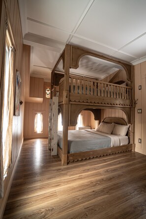 Rumpelstiltskin's Cottage | 1 bedroom - Charmed Resorts (Blairmore)